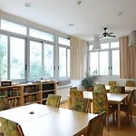بيت شباب اينوت La Floresta Pearson