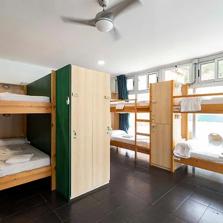 Hostal Inout *