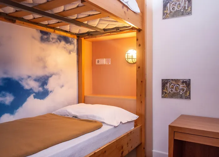 Inout Hostel *